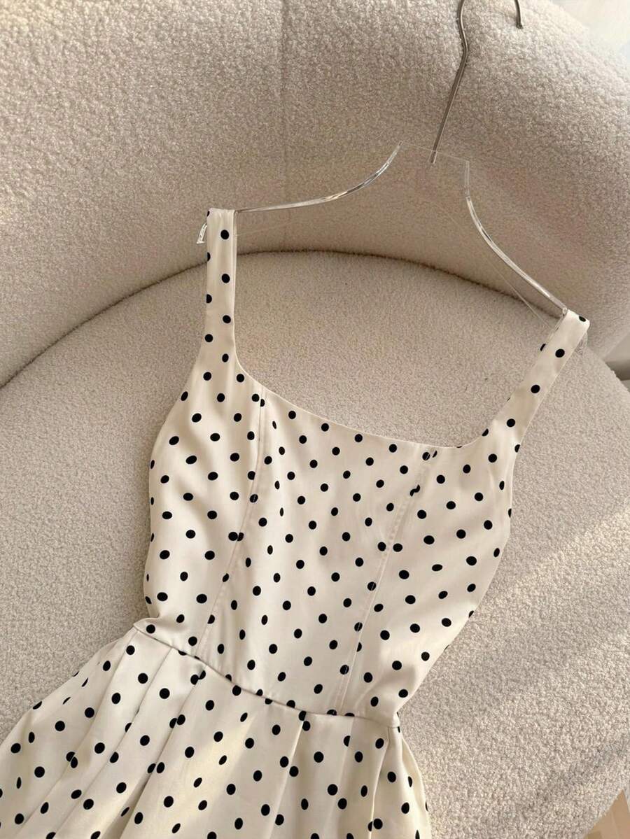 SHEIN فستان ماكسي بنقاط بولكا بطراز فرنسي عتيق بحمالات سباغيتي