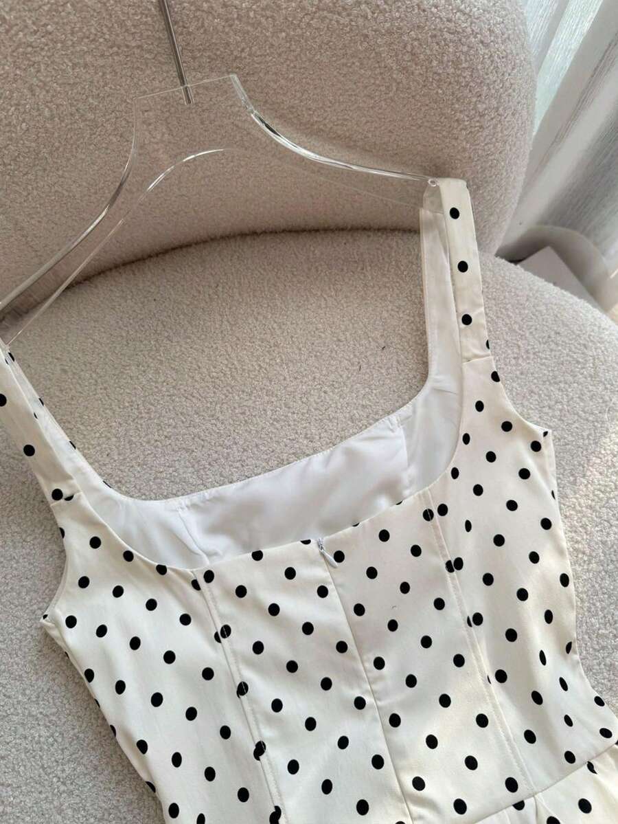 SHEIN فستان ماكسي بنقاط بولكا بطراز فرنسي عتيق بحمالات سباغيتي