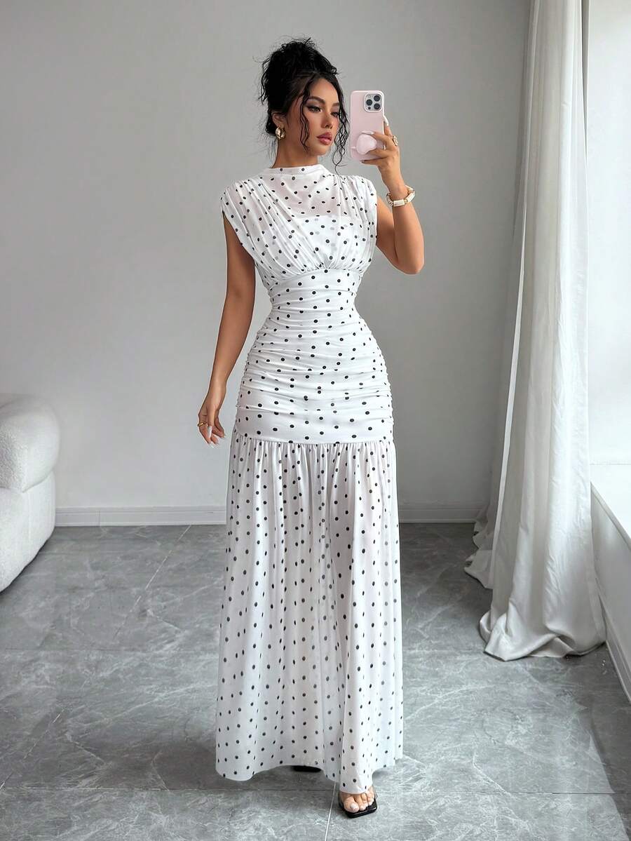 SHEIN Selianne فستان ماكسي بطبعة نقاط بولكا بدون أكمام برقبة عالية بلون أبيض