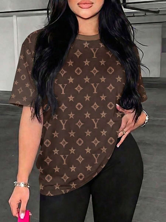 SHEIN تي شيرت نسائي بياقة دائرية بطبعة أشكال متعددة