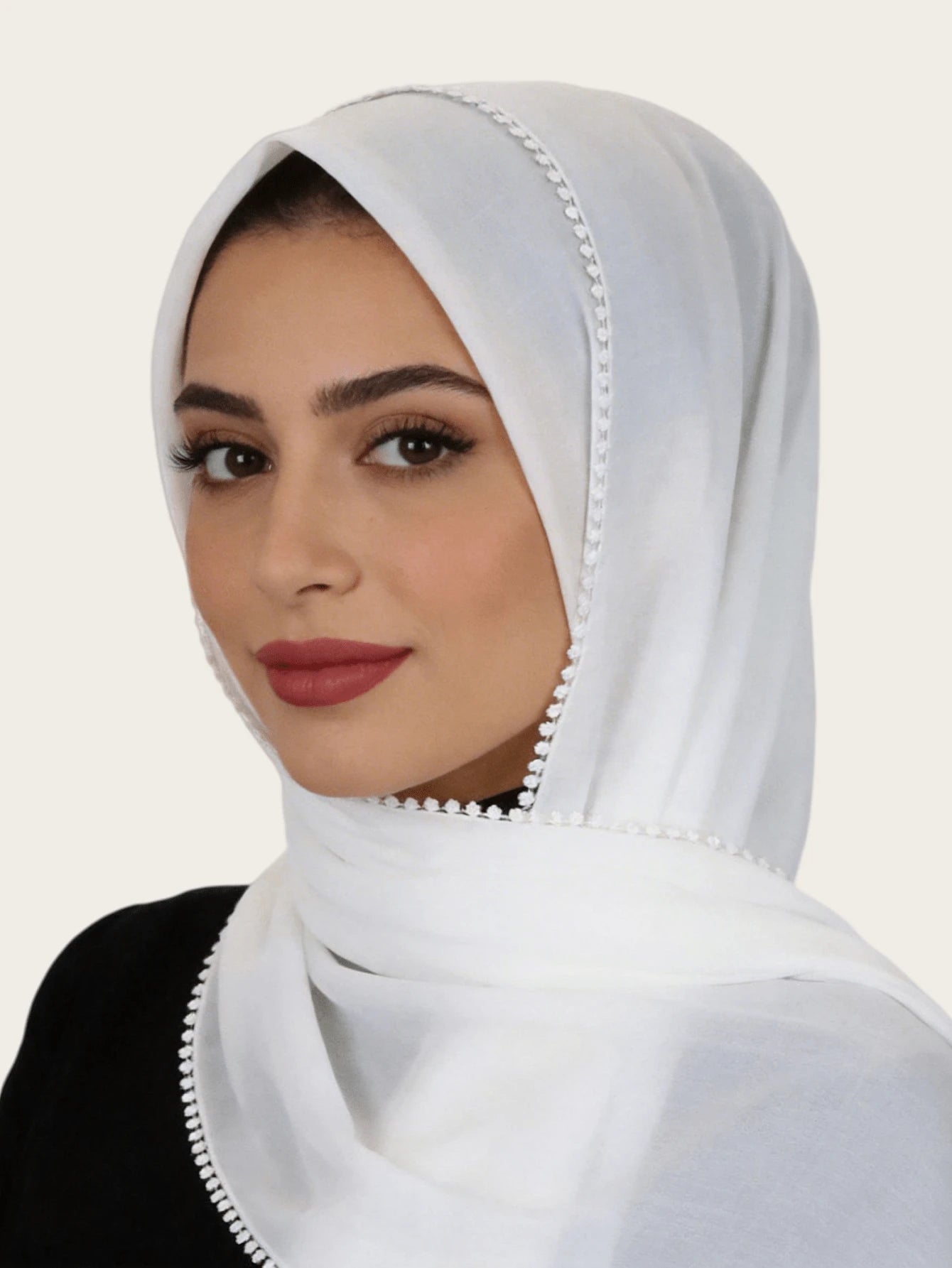 SHEIN وشاح حجاب ماليزي مستطيل بحواف زهرية دقيقة