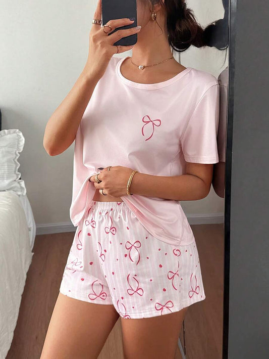 SHEIN Softscene طقم بيجامة قطعتين بطبعة فيونكة وردية بأكمام قصيرة