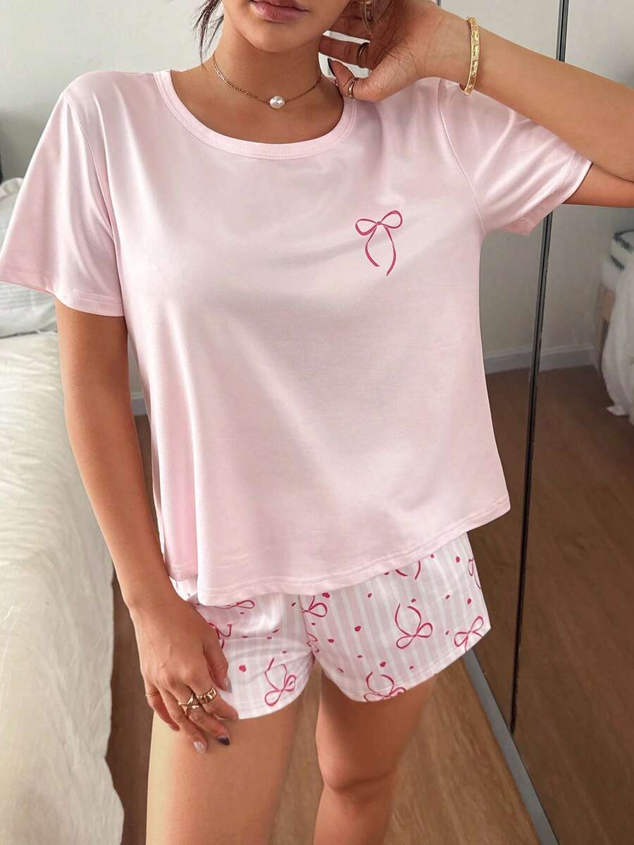 SHEIN Softscene طقم بيجامة قطعتين بطبعة فيونكة وردية بأكمام قصيرة