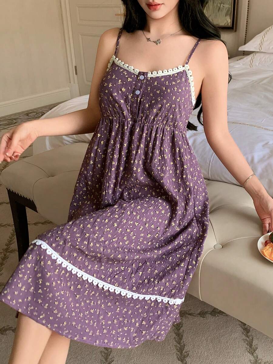 SHEIN DAZY فستان نوم بدون أكمام بخصر مشدود وتطريز دانتيل زهري