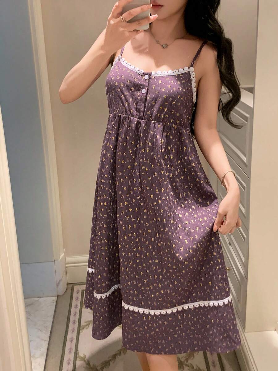 SHEIN DAZY فستان نوم بدون أكمام بخصر مشدود وتطريز دانتيل زهري