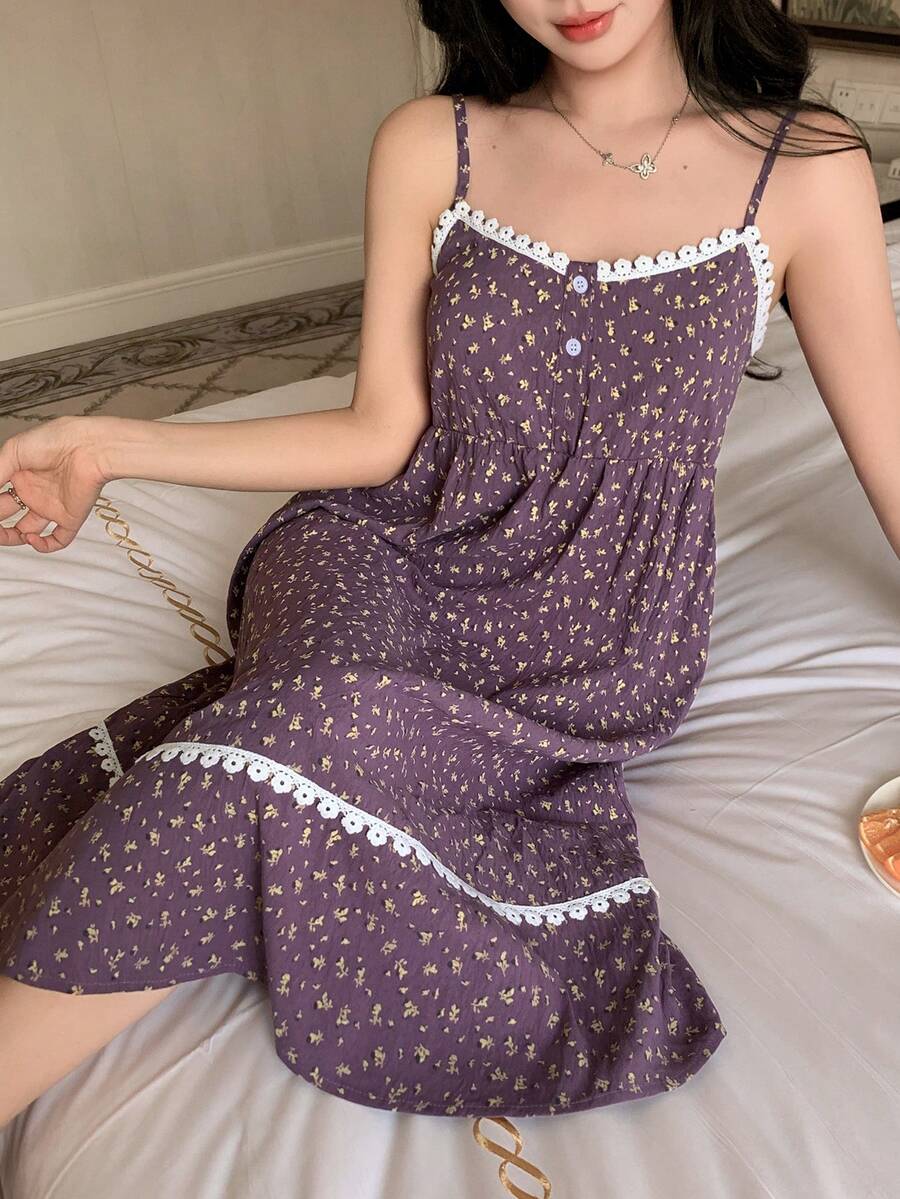 SHEIN DAZY فستان نوم بدون أكمام بخصر مشدود وتطريز دانتيل زهري