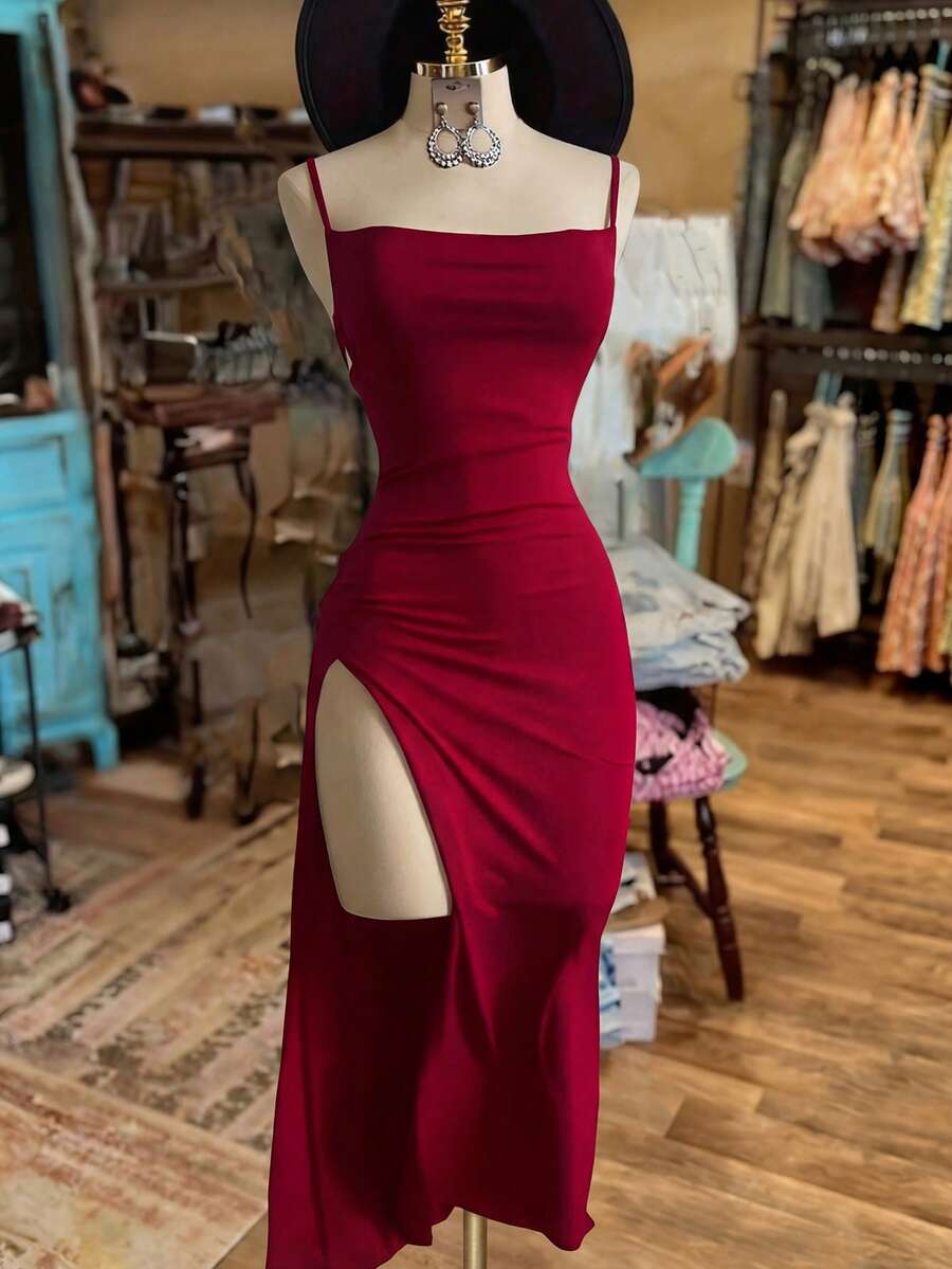 SHEIN EMERY ROSE فستان أحمر عصري بتصميم شق