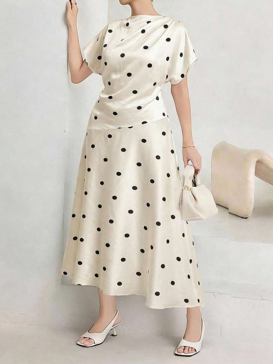 SHEIN Feyla فستان كاجوال للمقاسات الكبيرة بلون أبيض بنقاط سوداء