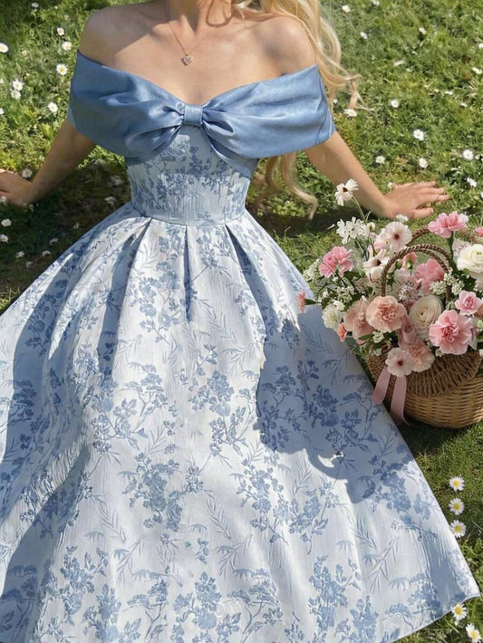 SHEIN Vintamour فستان بلون أزرق فاتح بزخارف زهرية وكتف مكشوف