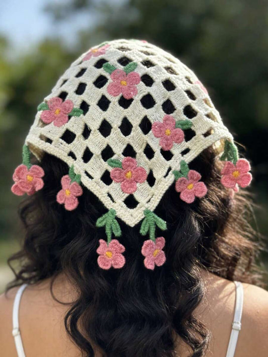SHEIN وشاح رأس مثلث محبوك مزين بالزهور والشرابات بأسلوب شاطئي