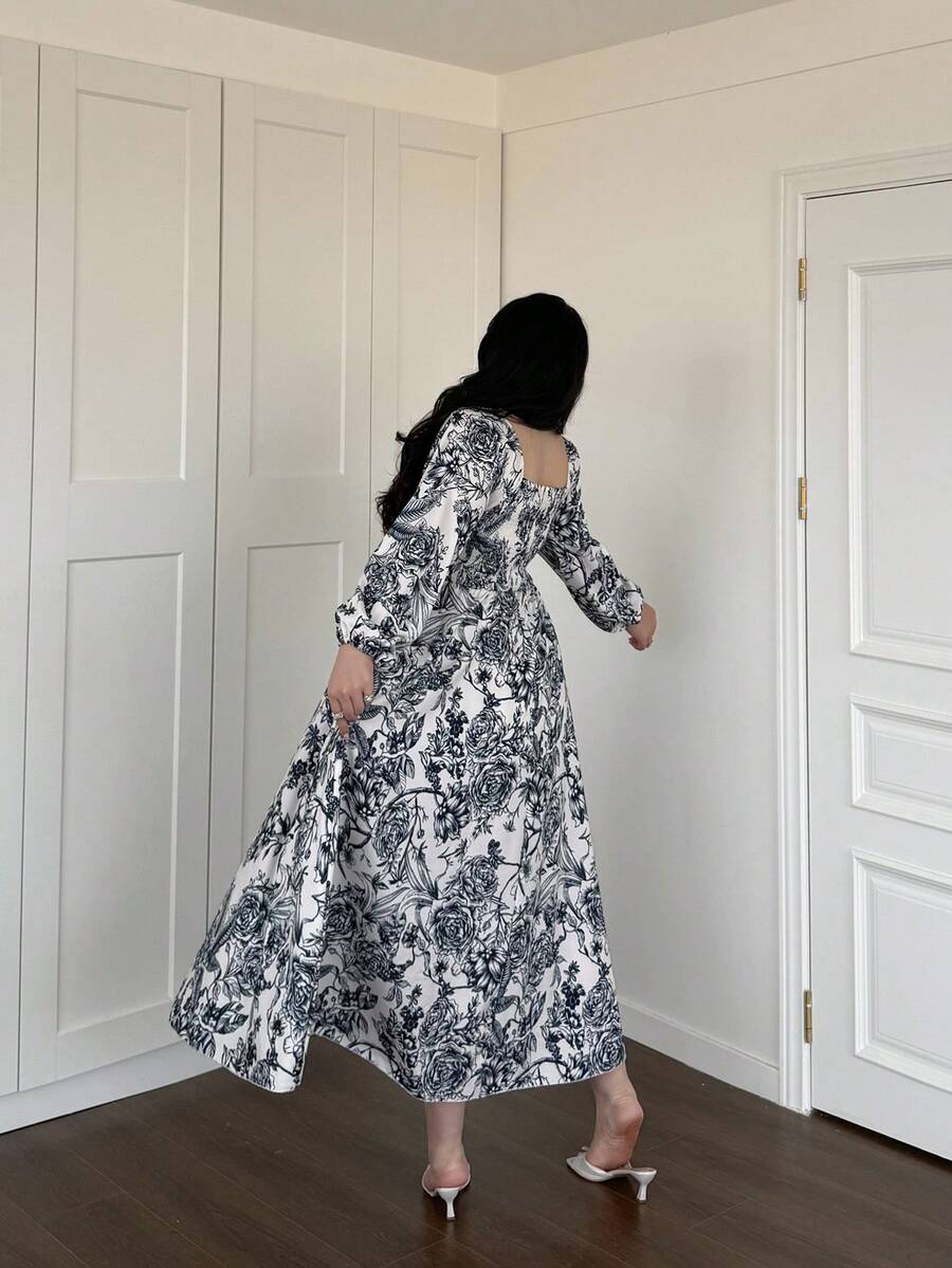 SHEIN Vibekara فستان طويل للمقاسات الكبيرة بطبعة خزف أزرق وأبيض كاجوال