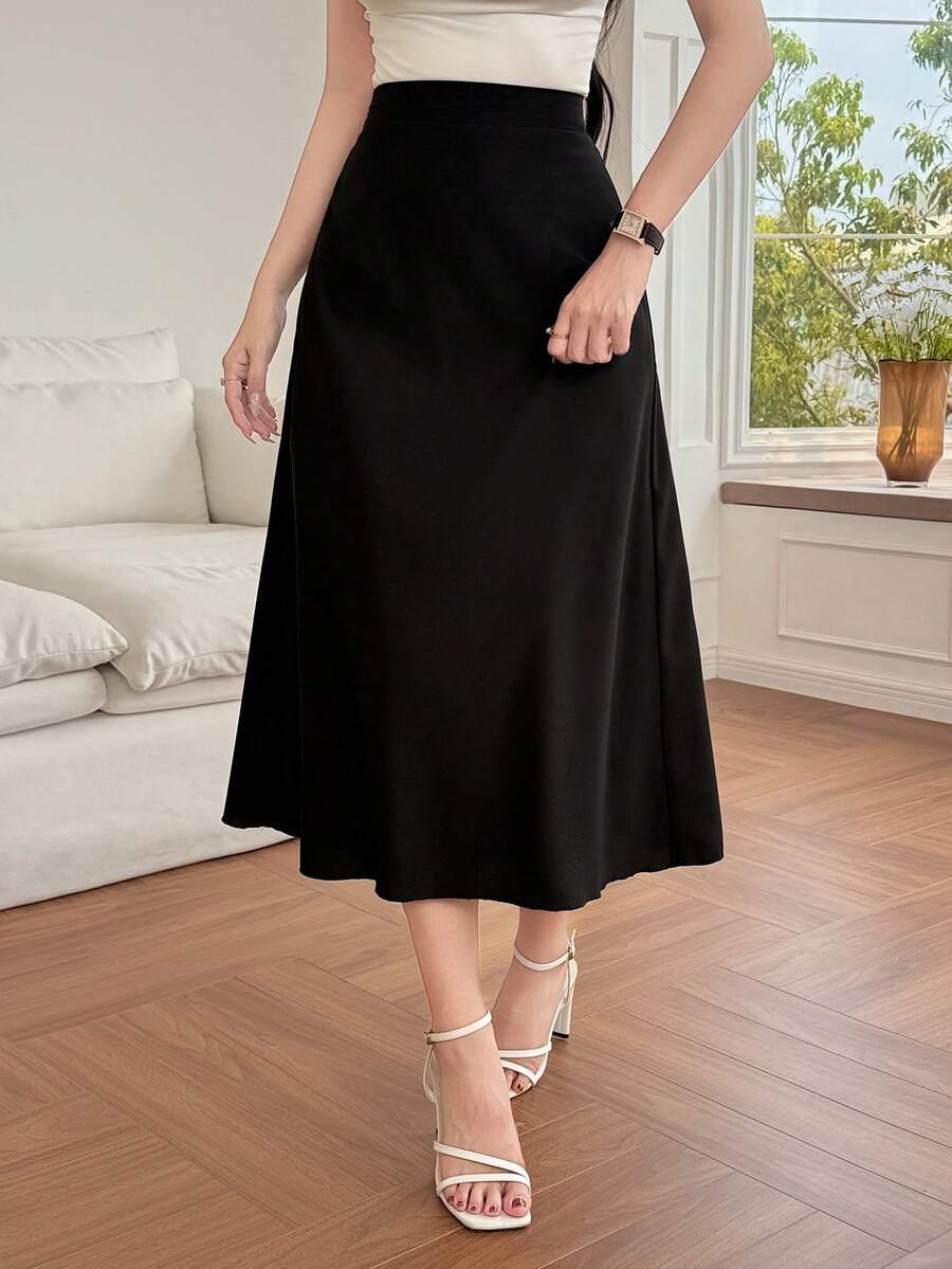 SHEIN DAZY تنورة سوداء أنيقة مطوية