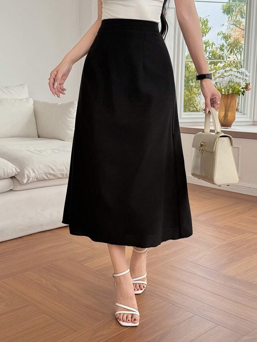 SHEIN DAZY تنورة سوداء أنيقة مطوية