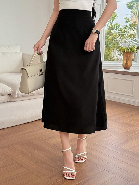 SHEIN DAZY تنورة سوداء أنيقة مطوية