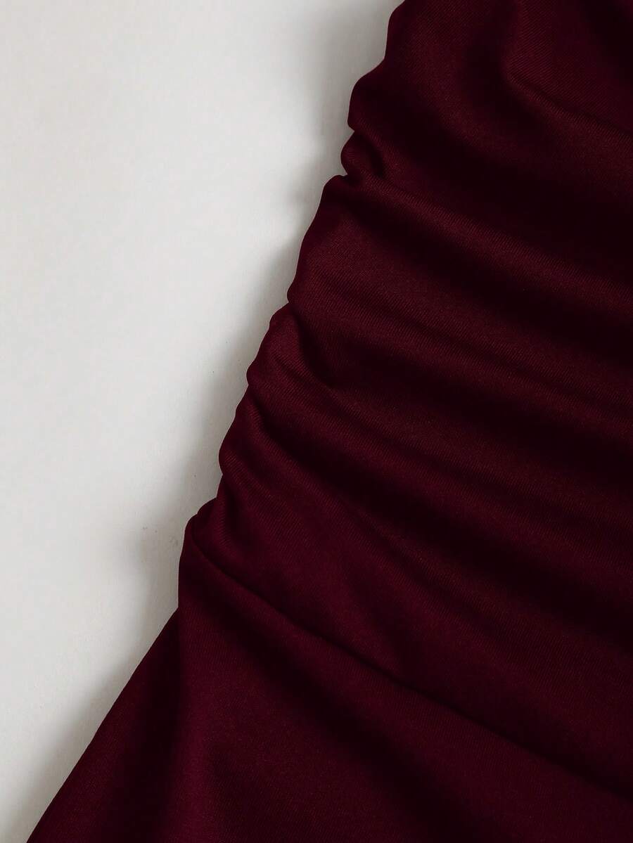 SHEIN Sweetra جمبسوت قصيرة بياقة كاول وخصر محدد بأكمام قصيرة