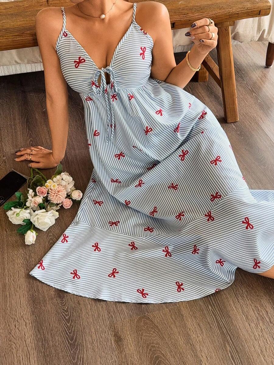 SHEIN Napfluff قميص نوم بطبعة مخططة وفيونكة مع رباط أمامي