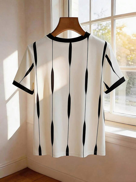 SHEIN GlowEve تي شيرت بياقة دائرية وأكمام قصيرة