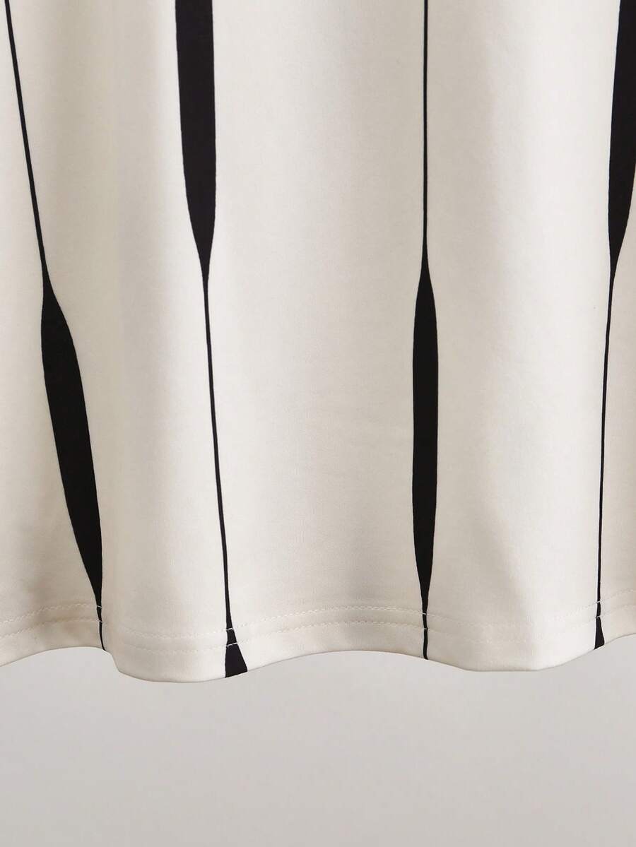 SHEIN GlowEve تي شيرت بياقة دائرية وأكمام قصيرة