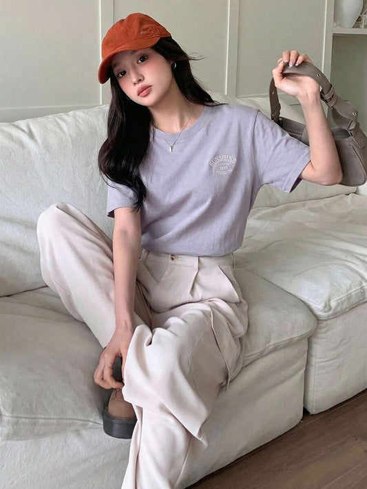 SHEIN DAZY تي شيرت بأكمام قصيرة بطباعة حروف كاجوال  بلون أرجواني