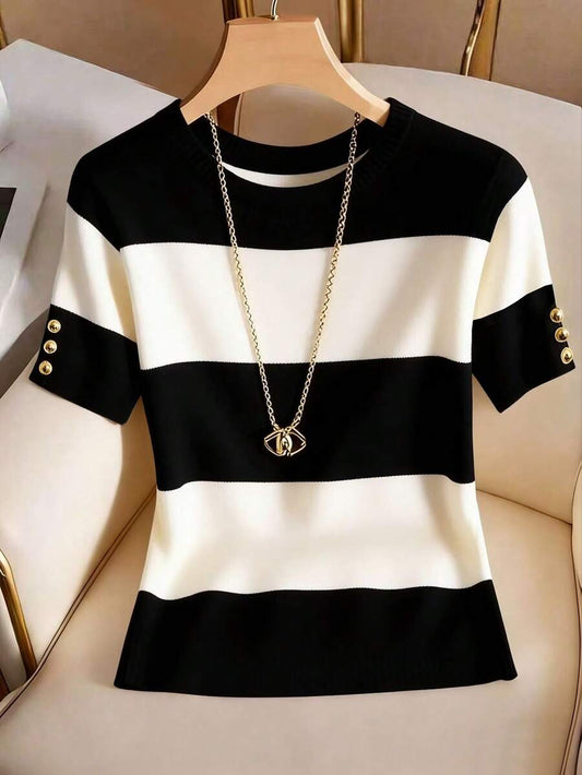 SHEIN Franclia تي شيرت مخطط بأكمام قصيرة وأزرار معدنية