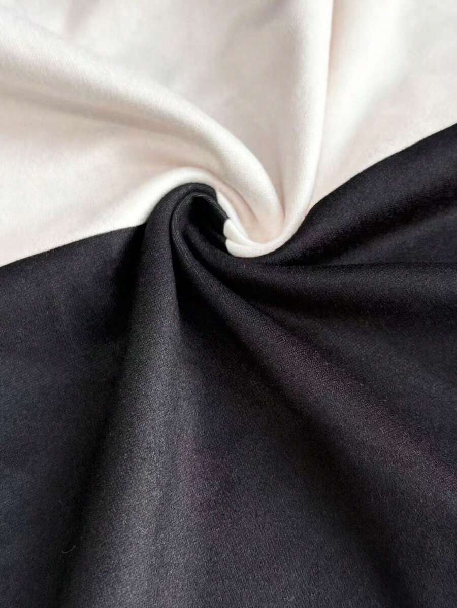SHEIN Franclia تي شيرت مخطط بأكمام قصيرة وأزرار معدنية