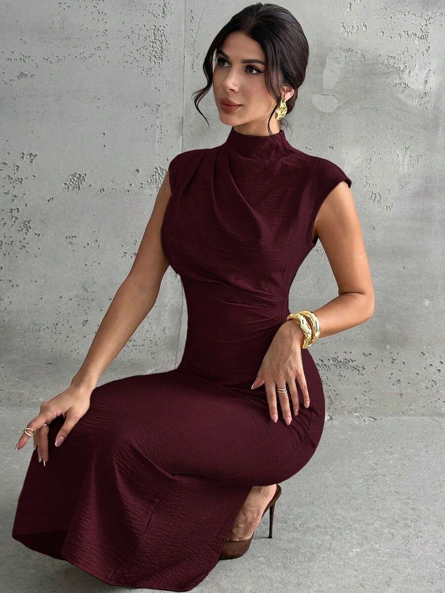 SHEIN Firerie فستان عنابي سادة بياقة عالية وخصر مشدود