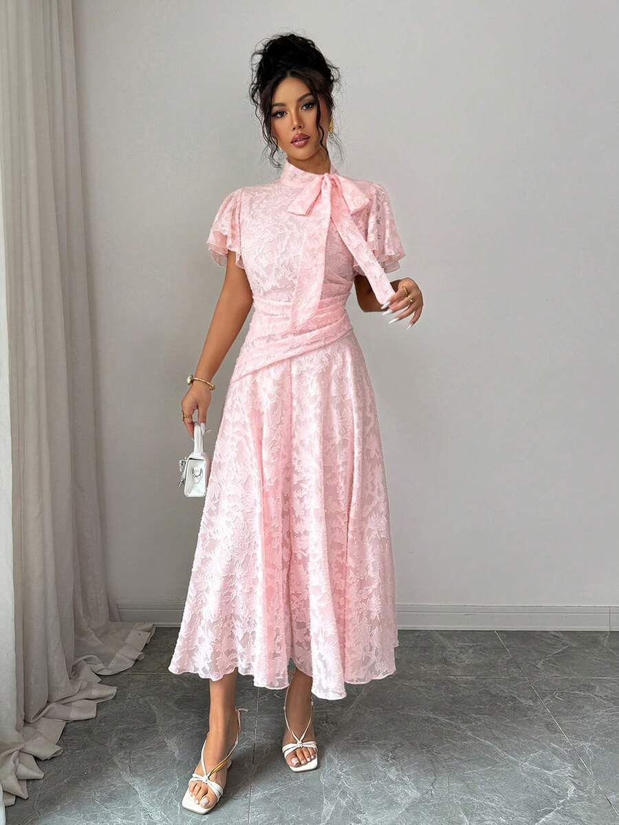 SHEIN Modelyn فستان وردي بخصر مربوط وتجاعيد