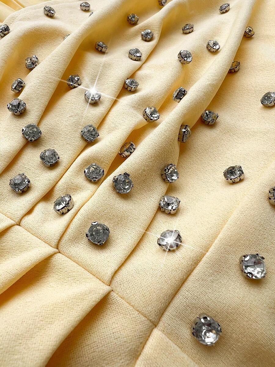 SHEIN Viva Relle فستان طويل أصفر بخصر مزين بالراين للمقاسات الكبيرة