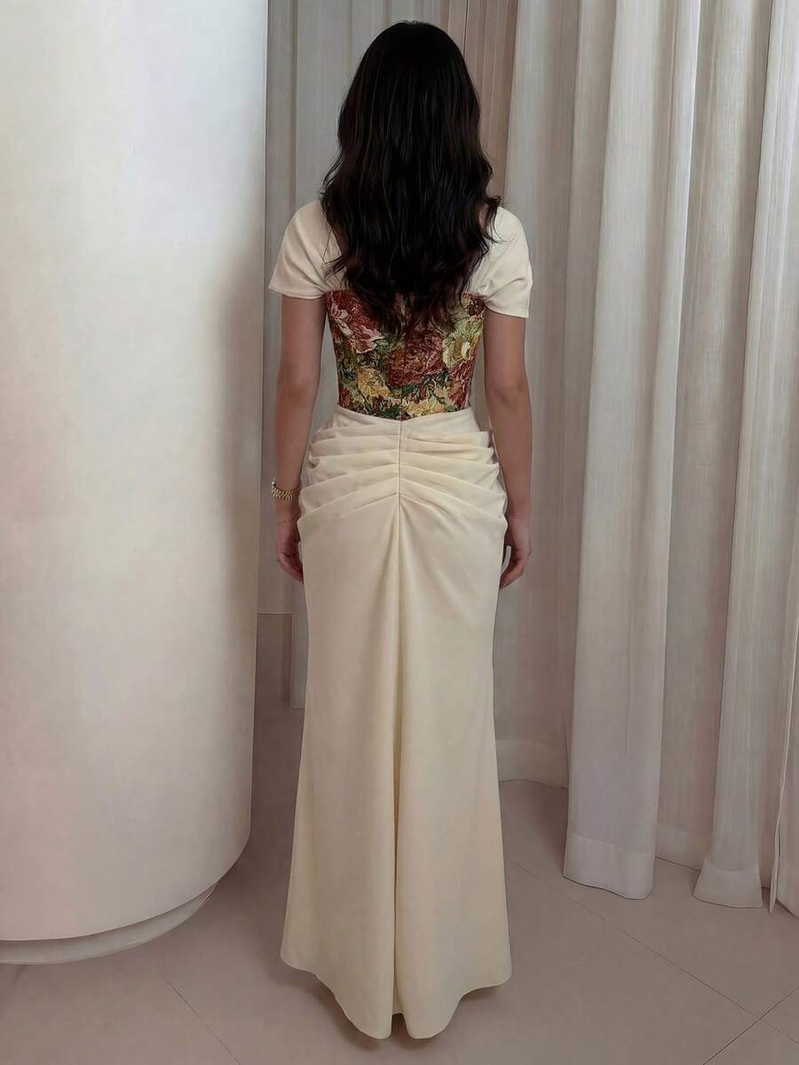 SHEIN Modelyn فستان محبوك جاكار مرقع بأكمام قصيرة بخصر مجمع