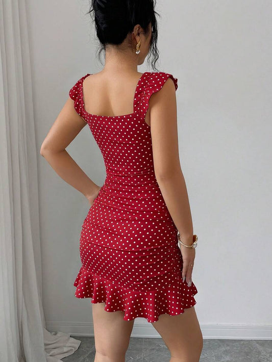 SHEIN SELIANNE فستان كاجوال أحمر بخصر مربوط وكشكشة ونقشة نقاط