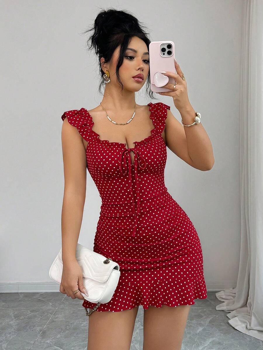 SHEIN SELIANNE فستان كاجوال أحمر بخصر مربوط وكشكشة ونقشة نقاط