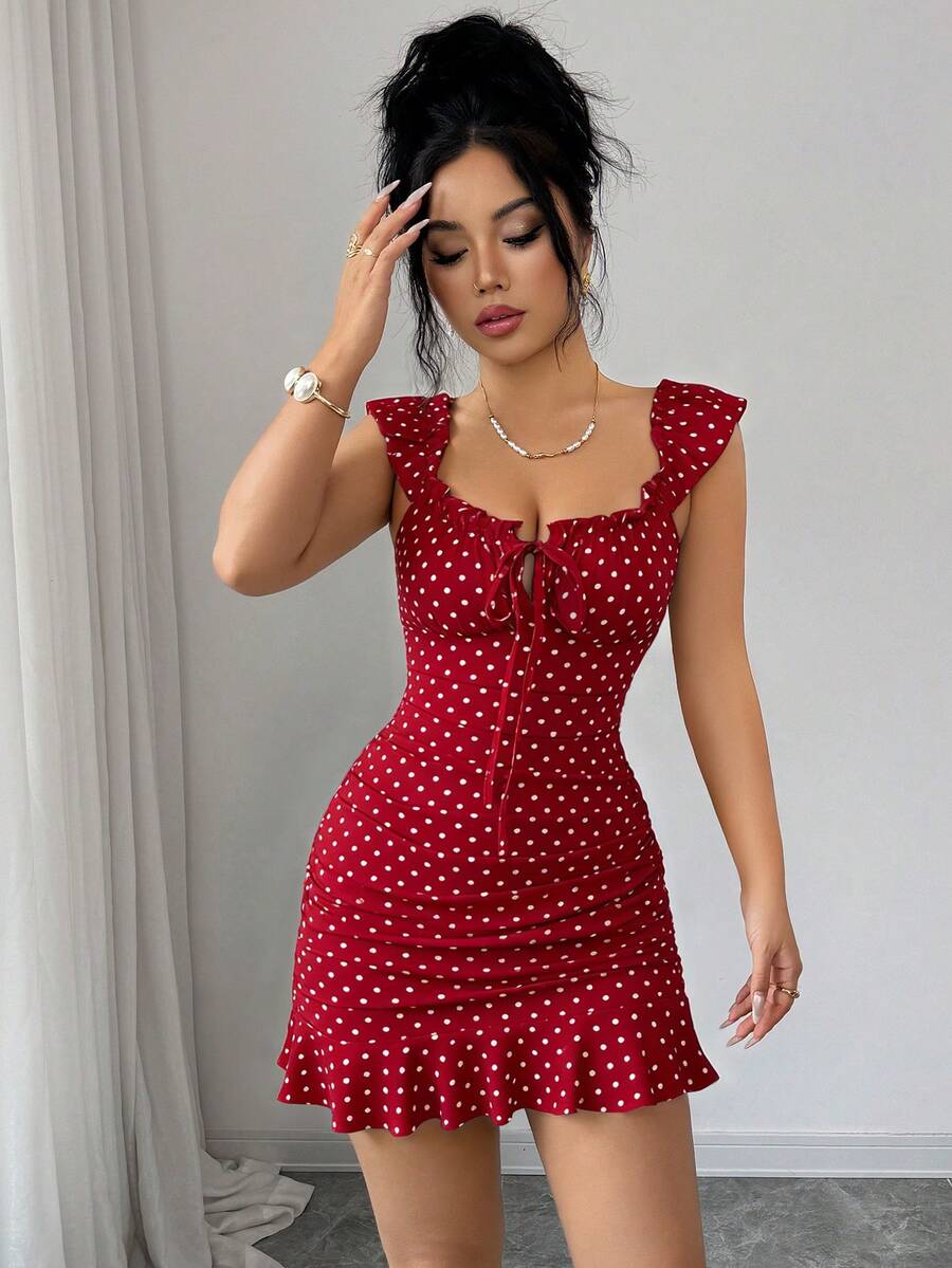 SHEIN SELIANNE فستان كاجوال أحمر بخصر مربوط وكشكشة ونقشة نقاط
