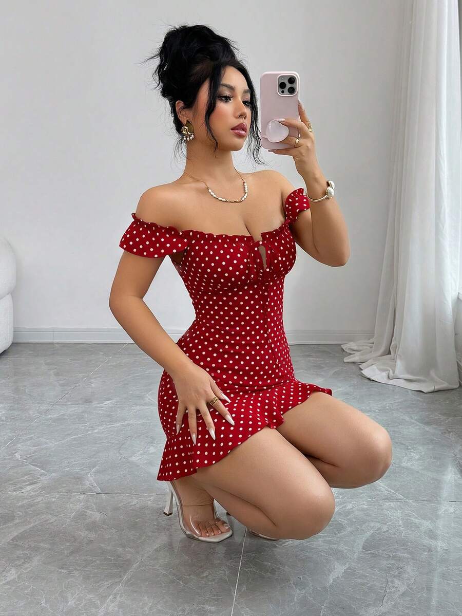 SHEIN SELIANNE فستان كاجوال أحمر بخصر مربوط وكشكشة ونقشة نقاط
