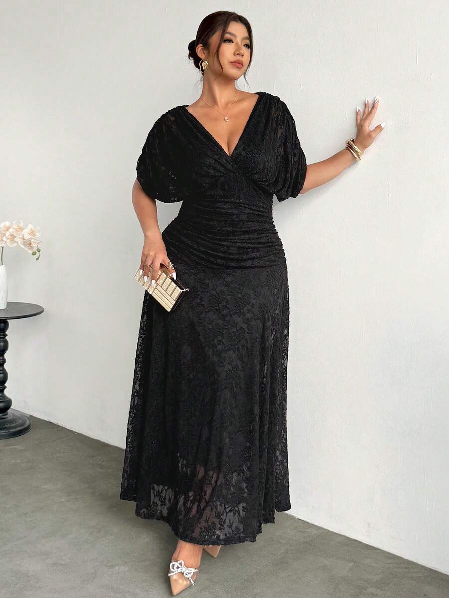 SHEIN Firerie فستان أسود للمقاسات كبيرة بطبعة جاكارد وخصر مطاطي