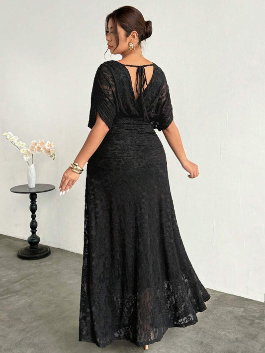 SHEIN Firerie فستان أسود للمقاسات كبيرة بطبعة جاكارد وخصر مطاطي