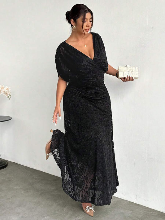 SHEIN Firerie فستان أسود للمقاسات كبيرة بطبعة جاكارد وخصر مطاطي