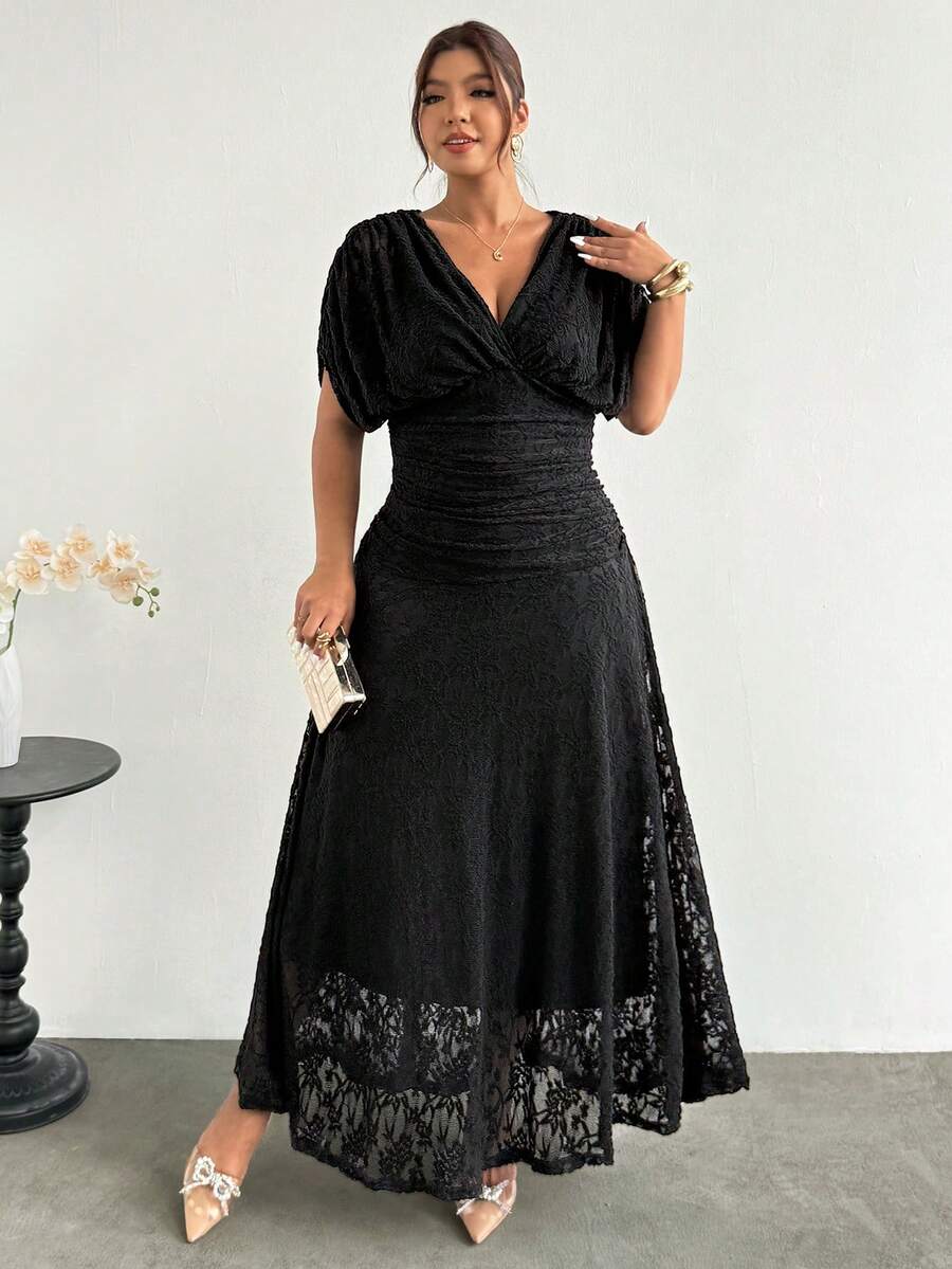 SHEIN Firerie فستان أسود للمقاسات كبيرة بطبعة جاكارد وخصر مطاطي