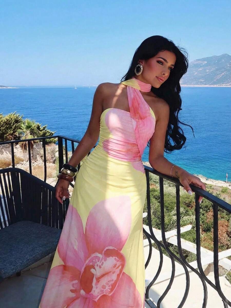 SHEIN Aloruh فستان وردي بطبعة زهور رومانسية بظهر مكشوف