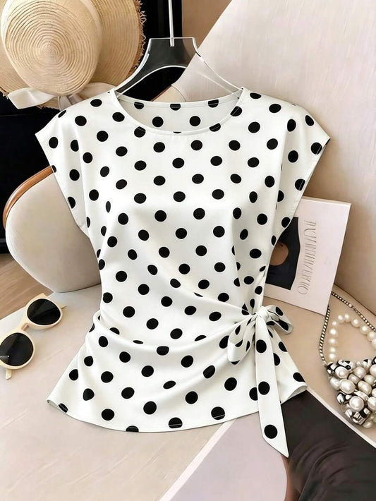 SHEIN Franclia تي شيرت أبيض من القطن الساتان بطبعة نقاط سوداء