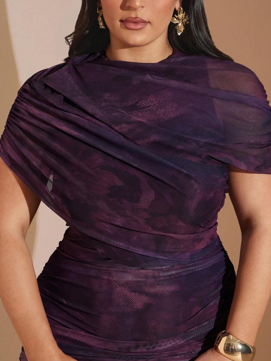 SHEIN BAE فستان للمقاسات الكبيرة بطبعة لف بذيل حورية