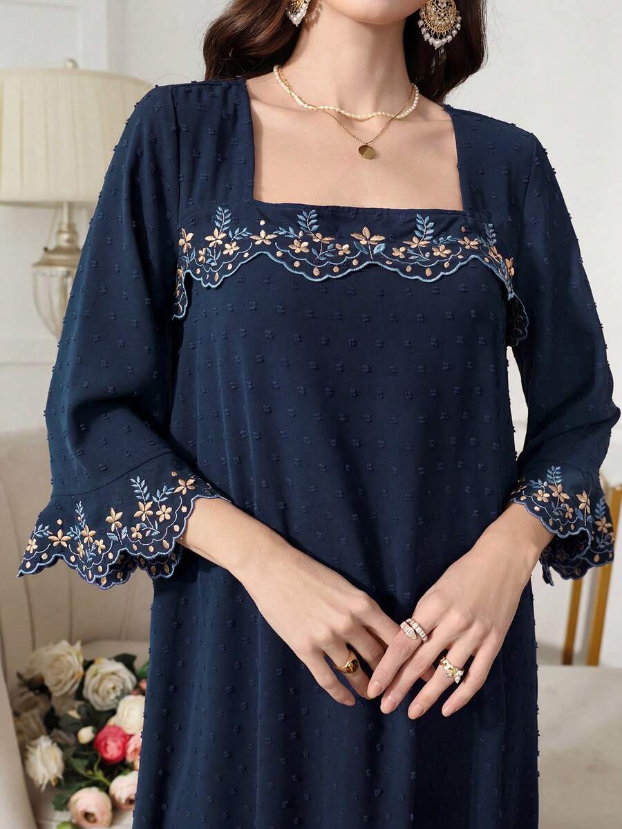 SHEIN Al Najma فستان عربي محتشم مطرز أنيق بلون أزرق كحلي