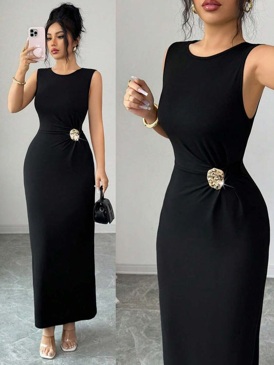 SHEIN Raffinéa فستان أسود كاجوال مزين بالمعدن بدون أكمام