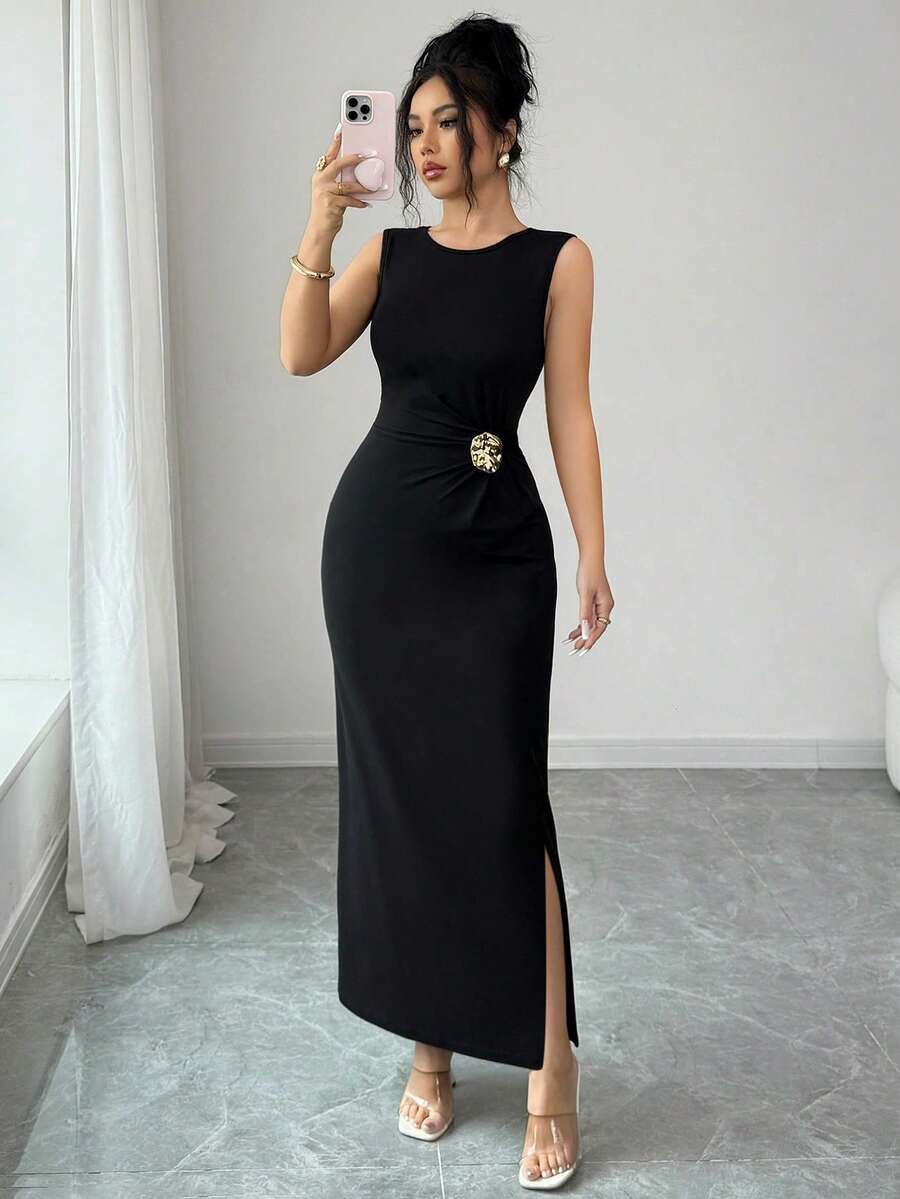 SHEIN Raffinéa فستان أسود كاجوال مزين بالمعدن بدون أكمام