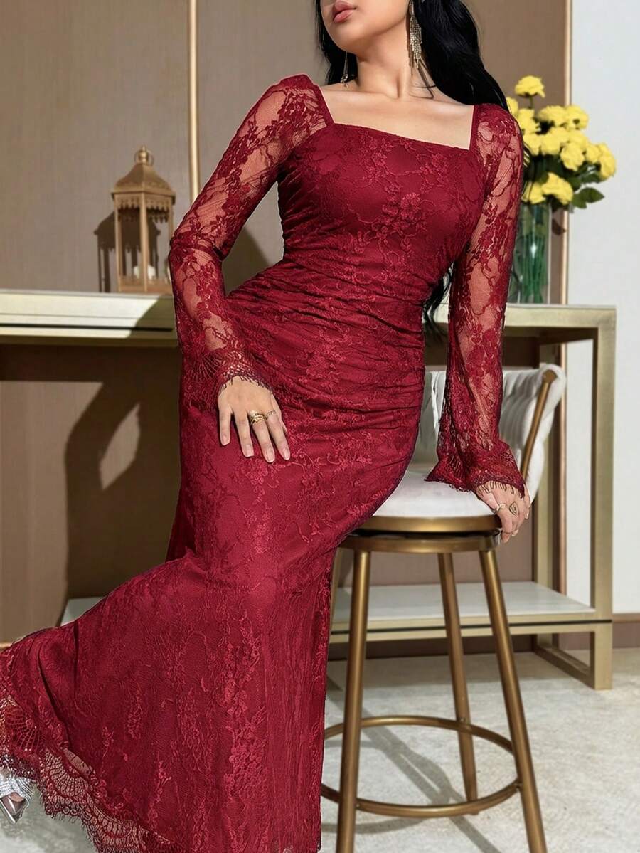 SHEIN Feyla فستان بياقة مربعة وأكمام طويلة مزخرف بالدانتيل والكشكشة