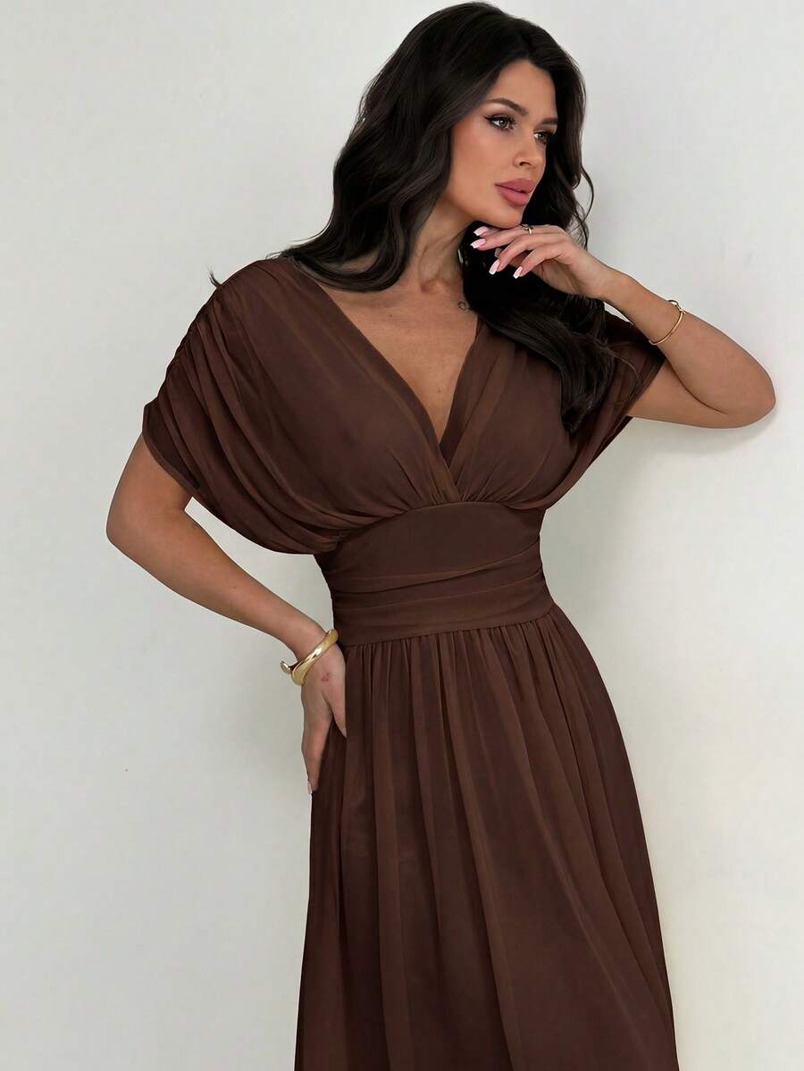 SHEIN Firerie فستان بني بأكمام خفاش مطوية وذيل مكشكش