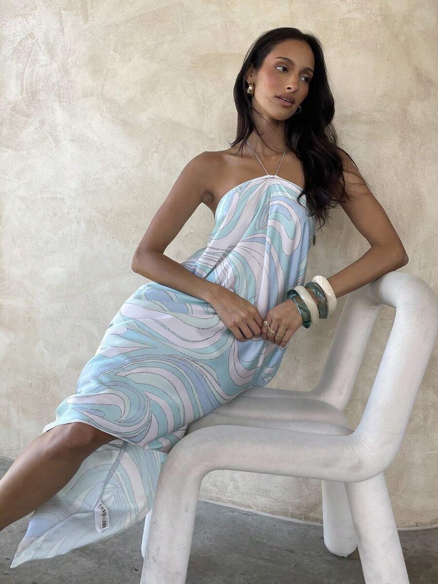 SHEIN Aloruh فستان مطبوع بنقشة متموجة وربطة معدنية أنيق