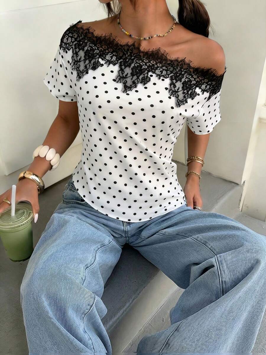SHEIN بلوزة بيضاء من الدانتيل بطبعة نقاط سوداء بخصر جذاب