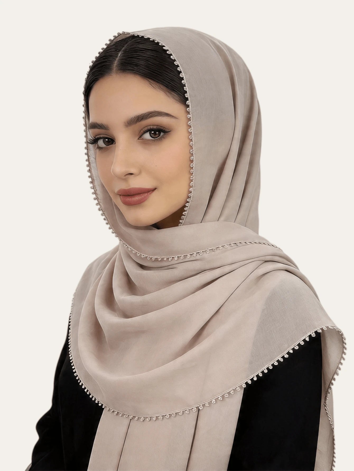 SHEIN وشاح حجاب ماليزي مستطيل بحواف زهرية دقيقة