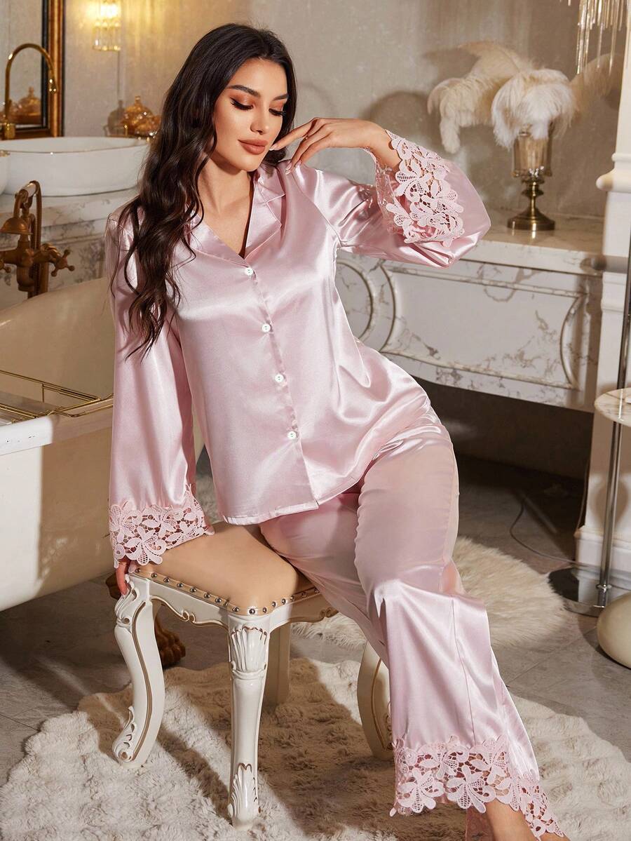 SHEIN طقم بيجامة قطعتين مزين بدانتيل