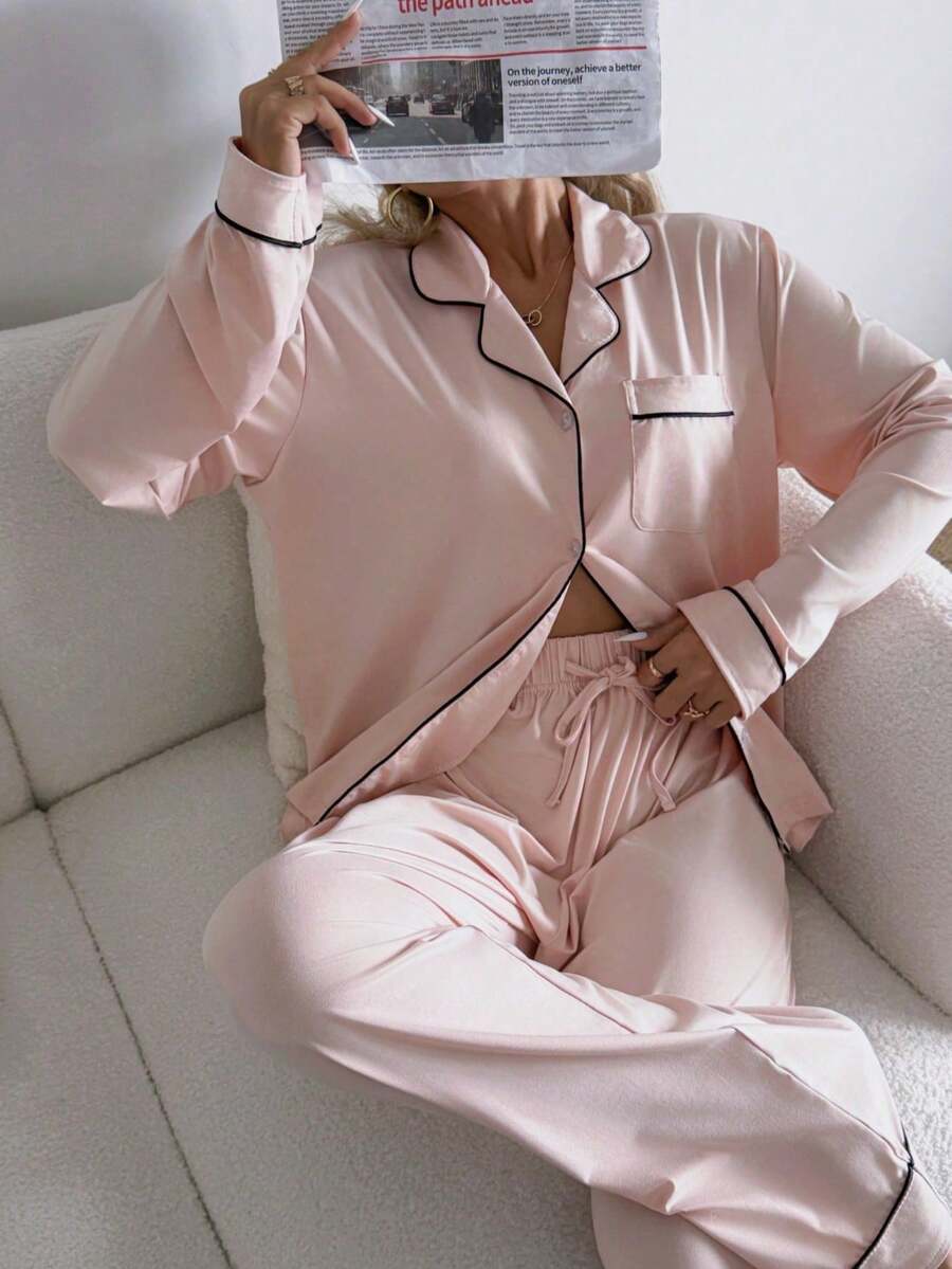 SHEIN طقم بيجامة بياقة مدببة وأكمام طويلة